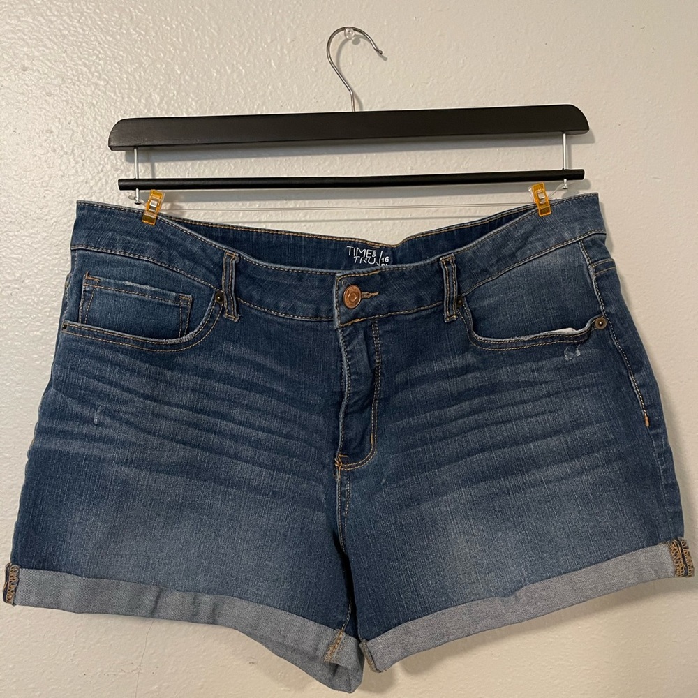 Time and Tru Shorts